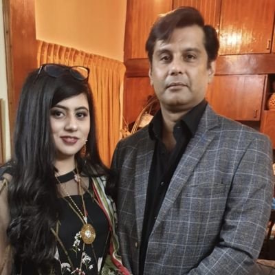 یوں لگ رہا ہے جیسے ابھی لوٹ آئے گا
جاتے ہوئے چراغ بھی بجھا کے نہیں گیا

یااللہ! 🥺🥺
#JusticeForArshadSharif <a href="/javerias/">Javeria Siddique</a>