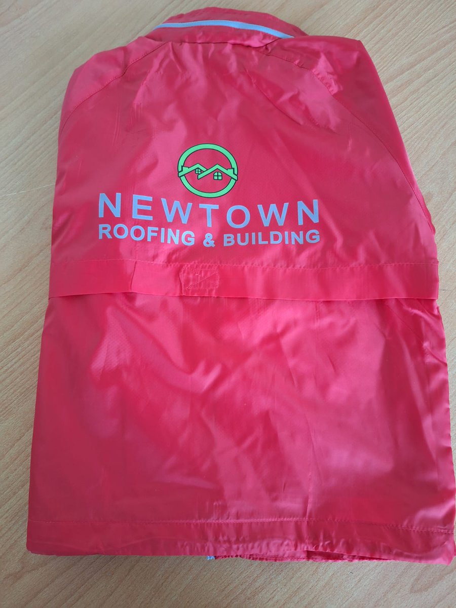 spartans_youth's tweet photo. Thanks to Newtown Roofing &amp; Building for sponsoring our 2015 Carswell squad who started Soccer 7s today. ⚽🔴⚪ https://t.co/XhLTdqZ1XB