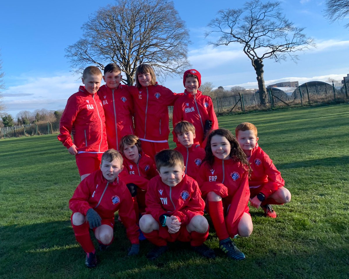 spartans_youth's tweet photo. Thanks to Newtown Roofing &amp; Building for sponsoring our 2015 Carswell squad who started Soccer 7s today. ⚽🔴⚪ https://t.co/XhLTdqZ1XB