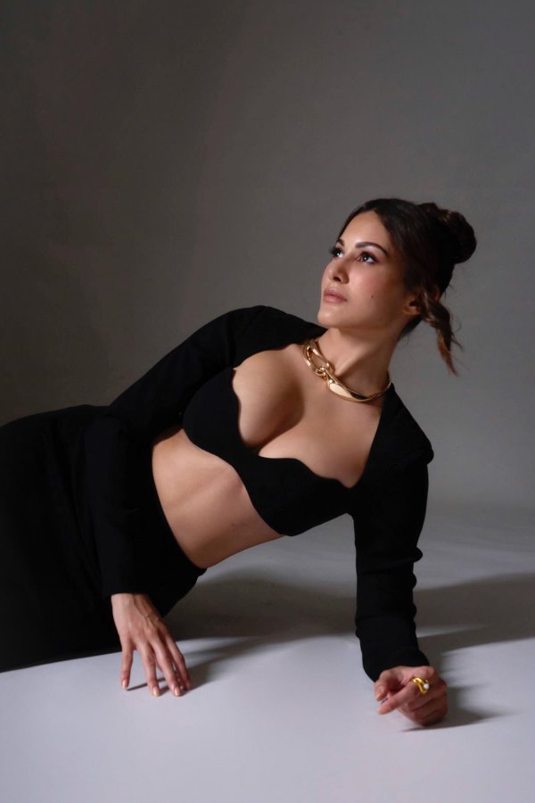 GHwYc50XgAEIXYk?format=jpg&name=900x900