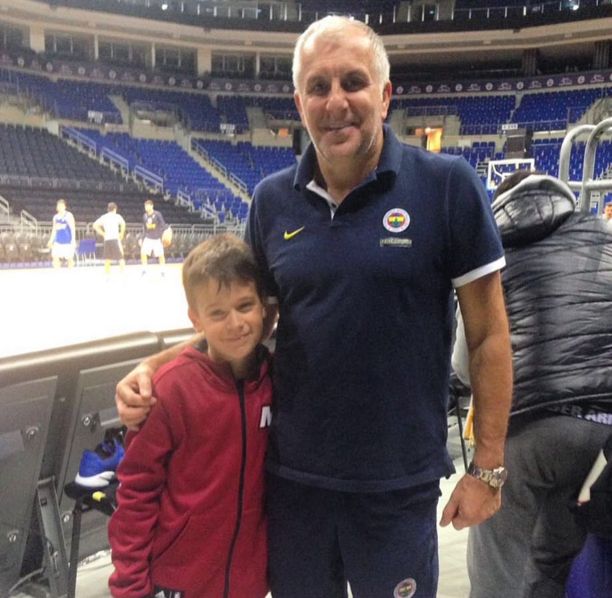 SocratesDergi's tweet photo. Fenerbahçe Beko’nun 2008 doğumlu oyuncusu Ömer Ege Ziyaettin, TOFAŞ karşısında oyun dahil oldu. 

2016                                      2024 https://t.co/i7sEQz7hzA