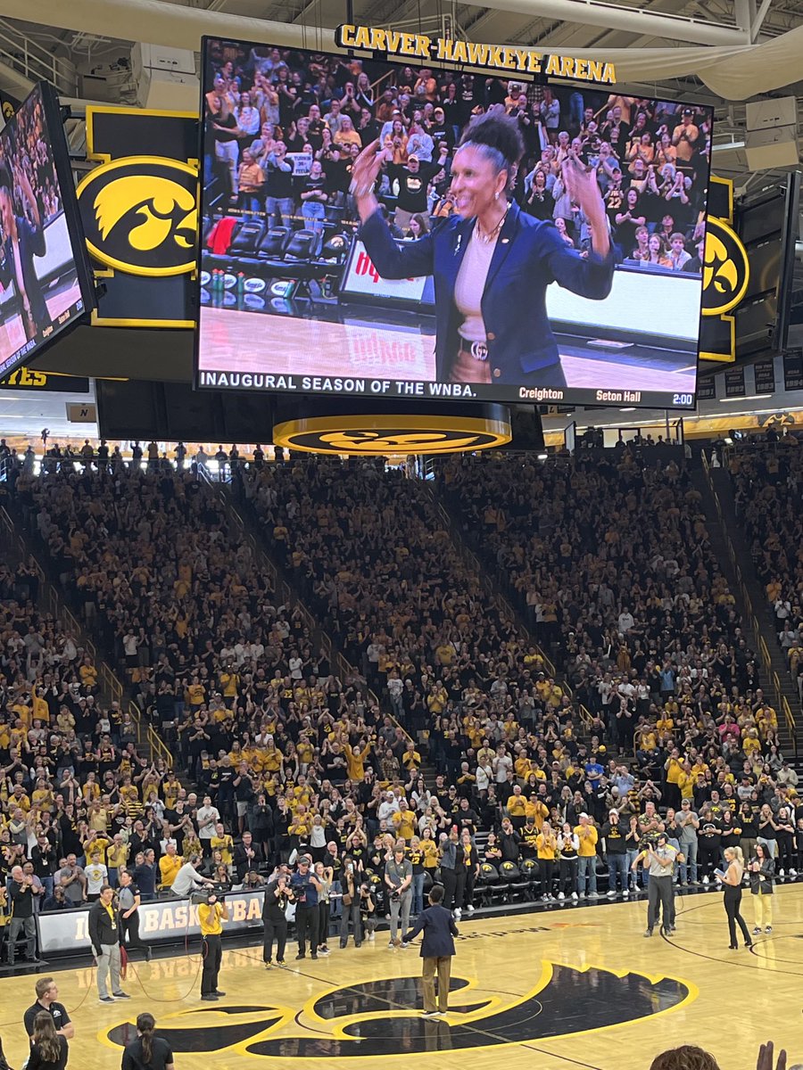 ScottDochterman's tweet image. Iowa brings out Kansas star Lynette Woodard for an ovation during the first media timeout. Classy move by Iowa. Woodard had the AIWA scoring mark before women’s basketball became part of the NCAA.