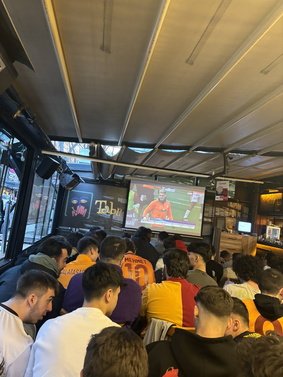 Ortamdaki en yakışıklı hangi takımlıysa bende o takımlıyım bundan sonra