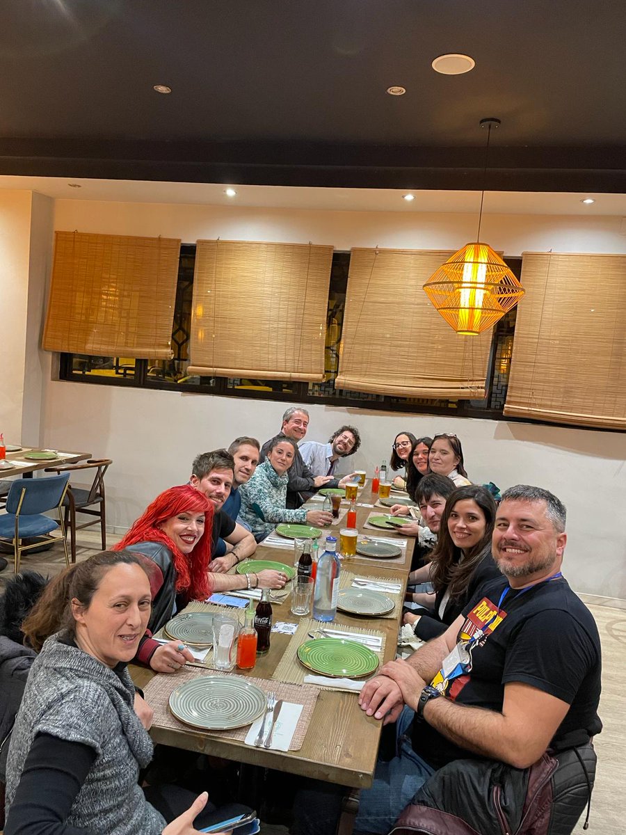 MariaLeivag's tweet image. GRACIAS por tanto #LibroForumSevilla @KmleonBooks (y compis) por una edición espectacular. Gracias por un finde de lo más precioso e intenso. 

Gracias por los abrazos, por las risas, por los reencuentros, por la buena compañía y las firmas. 

Sois increíbles y os quiero. 💙