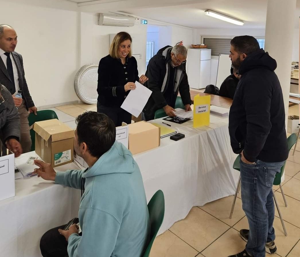 Un consulat mobile à #PortoVecchio pour les #marocains installés dans l'extrême sud de la #Corse. Les équipes du #Consulat Général du #Maroc à #Bastia dirigé par #NajouaElBerrak ont pu livrer + de 100 prestations et sensibiliser les jeunes générations aux démarches consulaires.🇲🇦