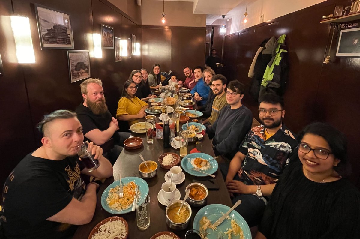 Treating the group to South Indian🍛☕️for their hard work & welcoming new members (Cassie, Boya). Welcome to Daina, who joins the group for her MSc Thesis⚡️&will be based in Fraunhofer Straubing's labs doing #organoEchem! Thanks to Jas & Indra for recommending this authentic gem!