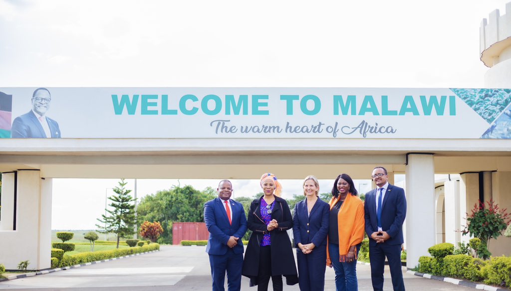 ahunnaeziakonwa's tweet image. Mulibwanji Malawi 🇲🇼 Excited to arrive at the #WarmHeartOfAfrica. I look forward to first official visit &amp;amp; to being inspired by how @UNDP’s contribution &amp;amp; collaboration with various stakeholders is co-creating transformative &amp;amp; innovative localised devt solutions for all #SDGs