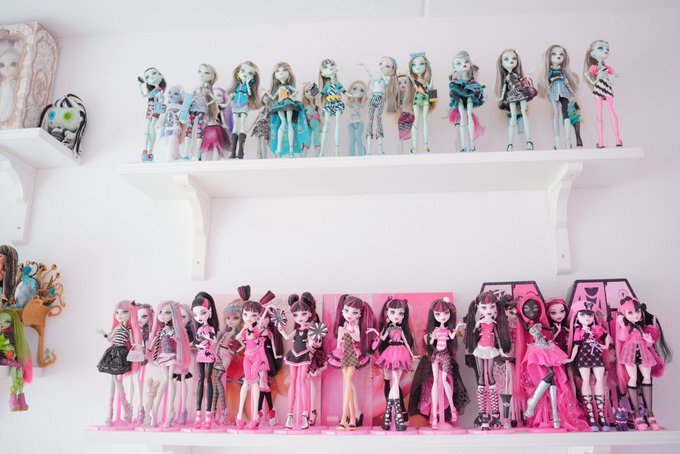 1 pic. Room tour part 1, updated version ? https://t.co/Kel598SHbw