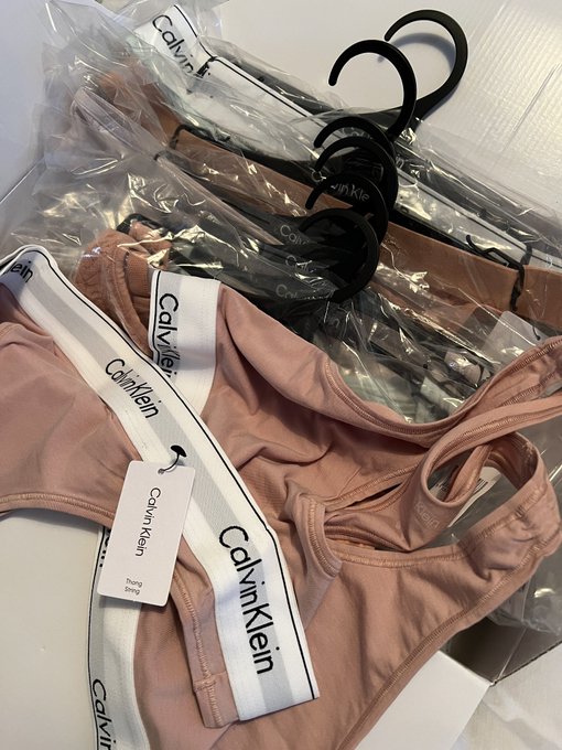 Just received such a lovely gift from one of my fans !! 🙏🏼😇 thank you so much  #mycalvins https://t.<a href="/tag/mycalvins"class="tags"><span>#mycalvins</span></a>