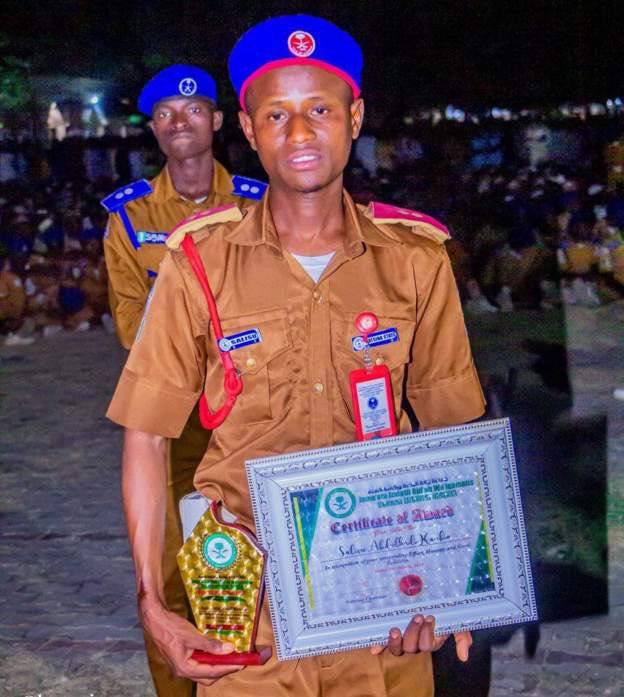 ProfIsaPantami's tweet photo. "This is Salihu Abdulhadi Kankia from Katsina State, member of Islamic Organization, JIBWIS, who picked a random bag containing over N100m Naira in Kankia LG of Katsina State and returned it to the owner without taking a single kobo. 

He was conferred with honesty and trustworthy award and Hajj Trip by the National Chairman, Shaykh (Dr) Abdullahi Bala Lau, was awarded a car by Bauchi State Governor, and N2m by a member of the House of Reps. 

This boy has made himself and his family a symbol of honesty, integrity, and trustworthiness. This is by far more than the gifts he has gotten or about to get. 

...It’s on this note that I implore whoever can assist in getting this boy a fully paid scholarship to at least degree level to reach out to his family for arrangements. 

I will send this request to anyone I know can help. Please let’s appreciate him but amplifying and tagging who we believe can be of help."

By:
@MSIngawa

Comment:
We are very proud of him and also pray to Allah to reward him, his parents, teachers, leaders, and mentors with Jannatul Firdaus. It is good to promote uprightness by promoting those who are upright.