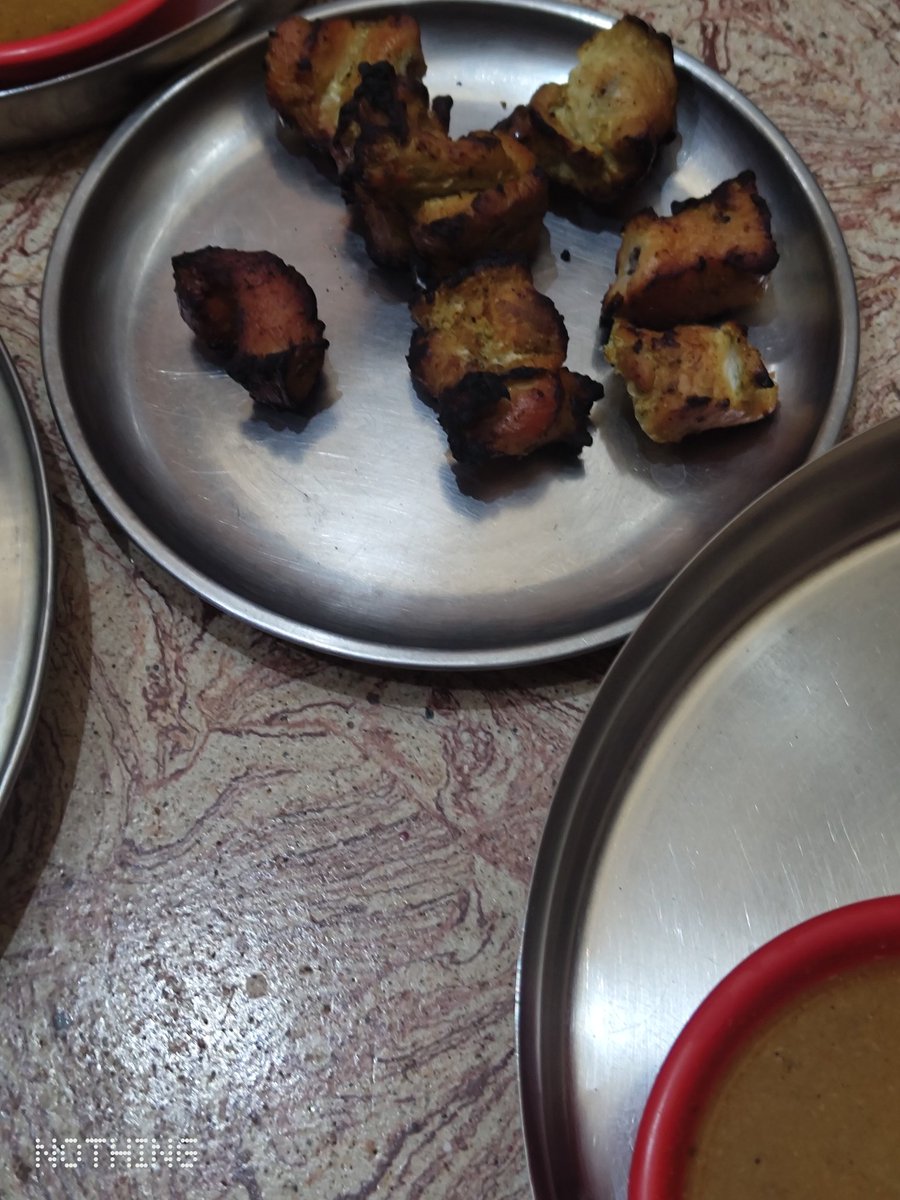 Cinema_Vamsha's tweet image. Birds ge iruthe rekke pukka
Nan thinnodhu chicken tikka🍗
#MiddleClassLife #chicken
Banni anup Anna baad kodlila Naan kodstini 😋#BRB #MaxTheMovie @anupsbhandari