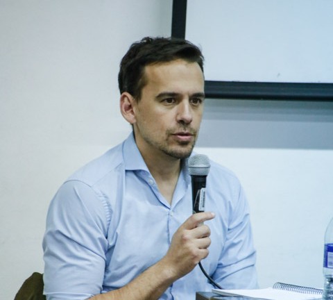 ungsoficial's tweet photo. "Las universidades públicas estamos sufriendo un recorte inédito que no debe entenderse solo desde un punto de vista fiscal,  dado que somos una institución sumamente eficiente en el uso del gasto", @germanpinazo en @MarcadeRadio por @radiolared.  https://t.co/W9UUhTnk47 https://t.co/LbQEKhuY4f