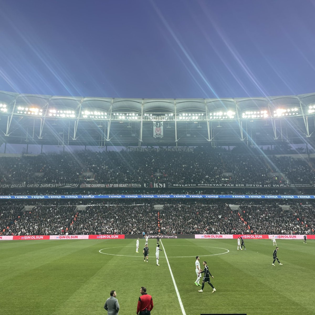 Derbi maçında yerimizdeyiz, kazanan Beşiktaş’ışımız olsun.🙏🧿❤️🦅 #Besiktas #bjkvgs