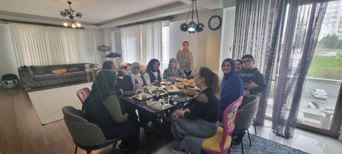 Tatlısu mahallesi komşularımız hep sıcak hem misafirperver...
#Tatlısu