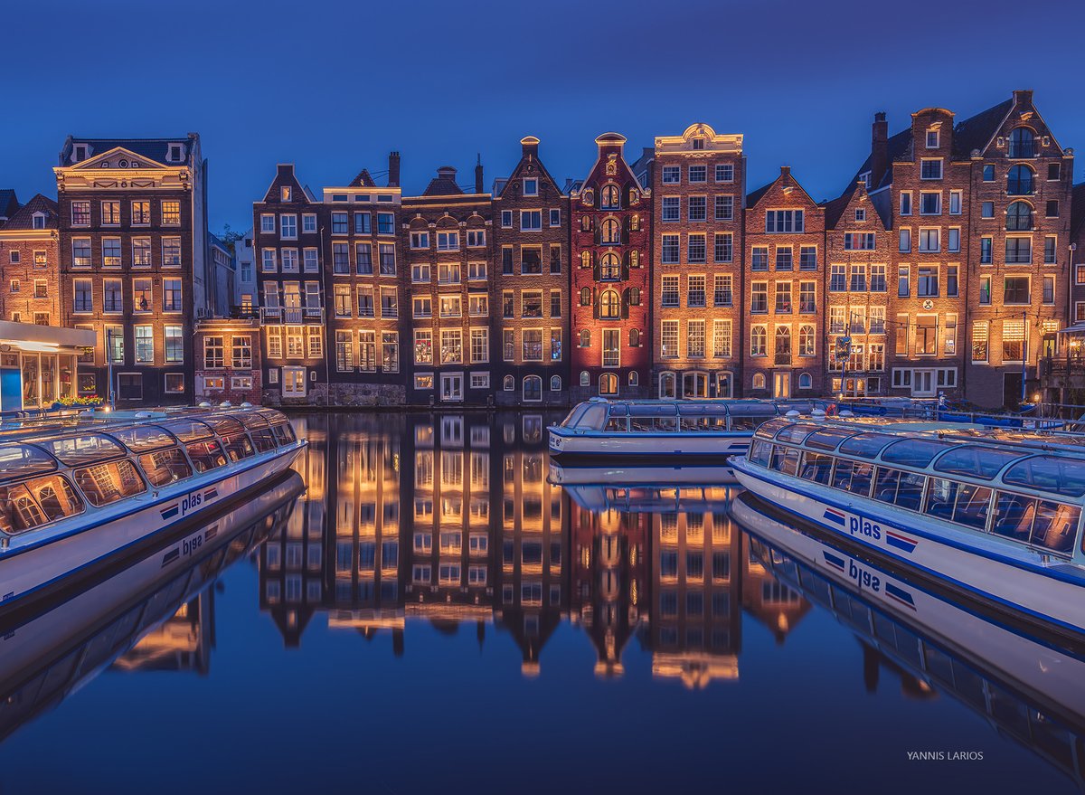 Excited that my #photo from Damrak (#Amsterdam) just earned me another Silver Medal in the #TravelPhotography category, at the 12th Greek Photographic Circuit. Story behind the lens is here: larios.gr/blog/award-win… #photographylovers #photographer #yannislarios #cityscapes