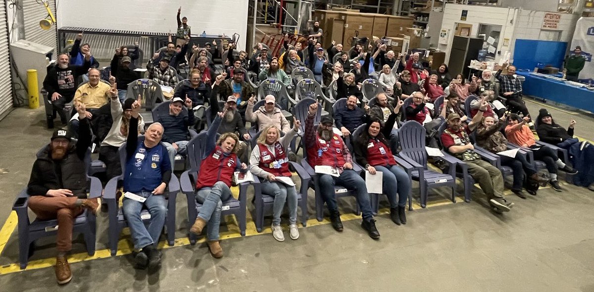 Lowes2374's tweet photo. We had a blast at our All #Store Meeting this morning in #Lowes North Conway 2374!! #Leadership cooked for all our #associates then kicked off the meeting with a bunch of associate #recognitions! More great things to come this year! #celebrate #hungrytowin #team @Anthony_Battle1 https://t.co/VWunXyxeQC