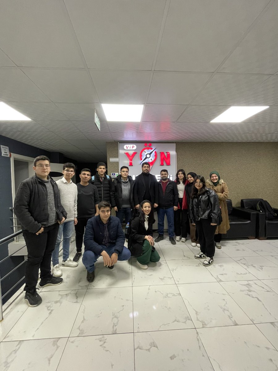 @vipyonakademi de ‘Kendini Tanıma ve Kariyer’ isimli konferansımızı gerçekleştirdik..
Tercih dönemindeki tüm öğrencilere tek temenni ve tavsiyemiz sevdiğiniz bölümü kazanmanız ve tercih etmenizdir..
Kitabımıza olan ilgi sebebiyle tüm öğrenci teşekkür ederim..