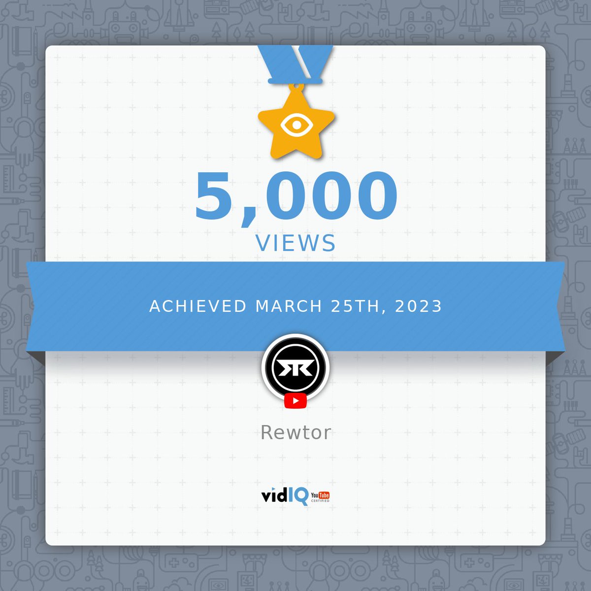 rewtor's tweet image. menos de 1 ano de estudo e estratégia e os resultados são bem notáveis