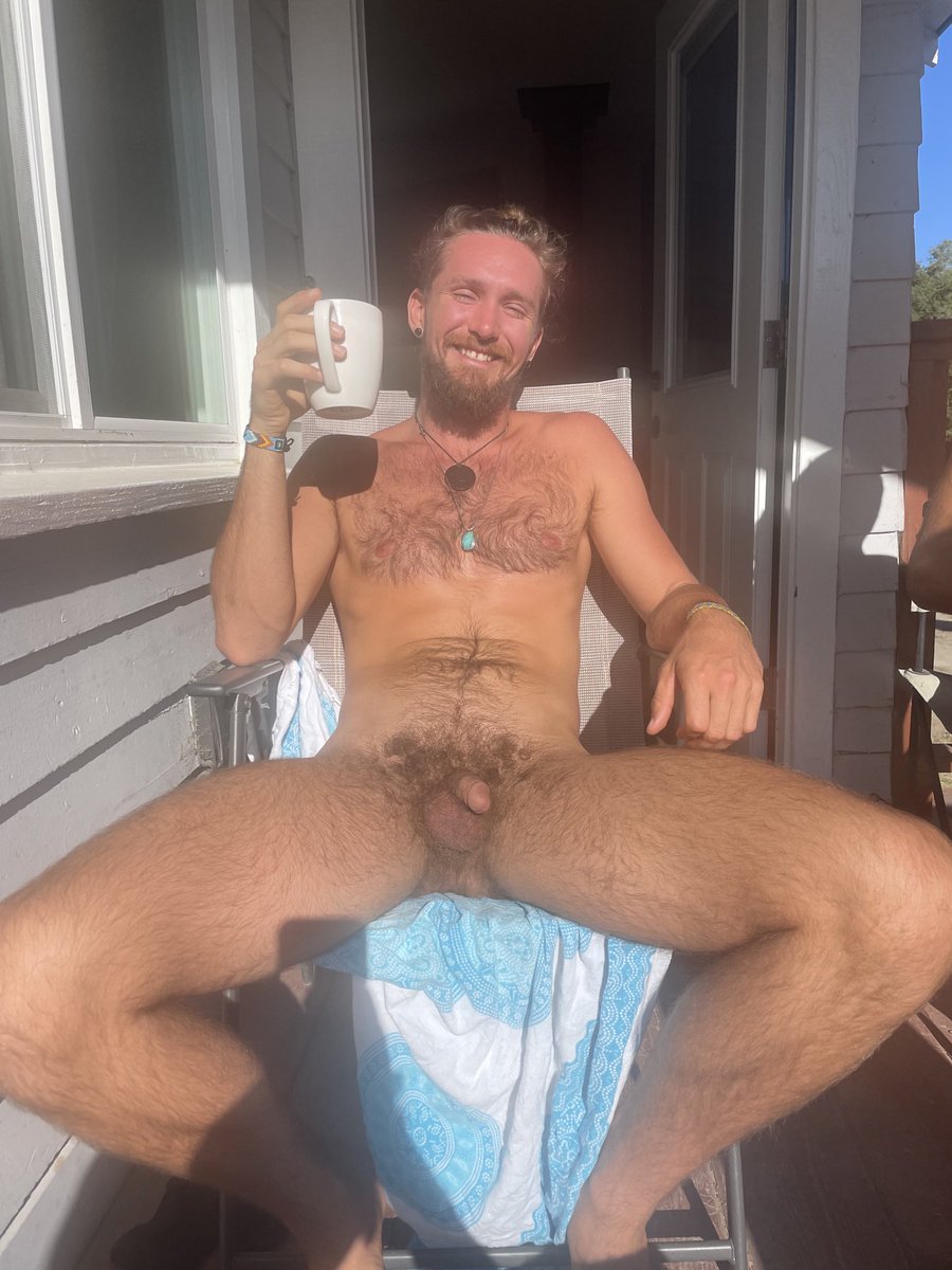 The best part about waking up is sunshine on the balls!

Rt if you agree!