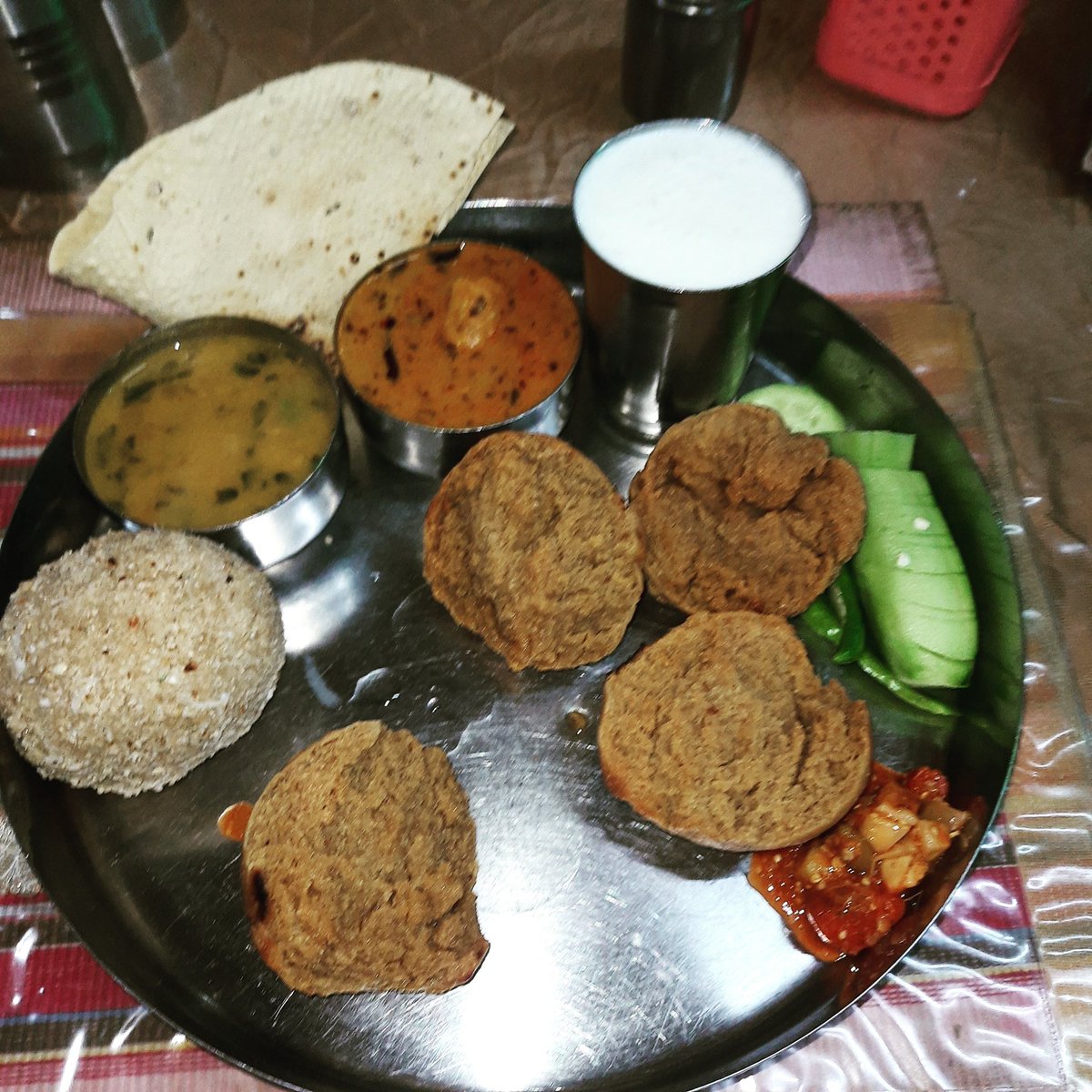 Rajasthani Traditional Thali ✨️ 

Location📍

Rajwadi Restaurant,  Mehandipur Balaji Rajasthan 

#rajasthanithali #foodpost #traditionalfood #thali #mehandipurbalaji #foodexplore #manjudevirecipe