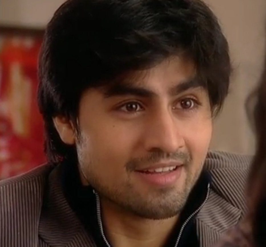 Golu molu Prem cuteness overloaded 😘😘

16 yrs of #PremJuneja
16 yrs of #KDMHMD

#HarshadChopda