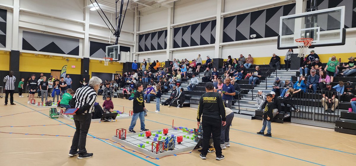 Region 2 VEX IQ Elem. Championship was filled with excitement and many tense moments. In the end, 19 trophies and 5 banners were awarded, and 6 teams received bids to VEX Worlds. Thank you @LGPinkstonHS for hosting.Congrats to all the winners! @DallasisdSTEM @TeamDallasISD 🏆 🤖