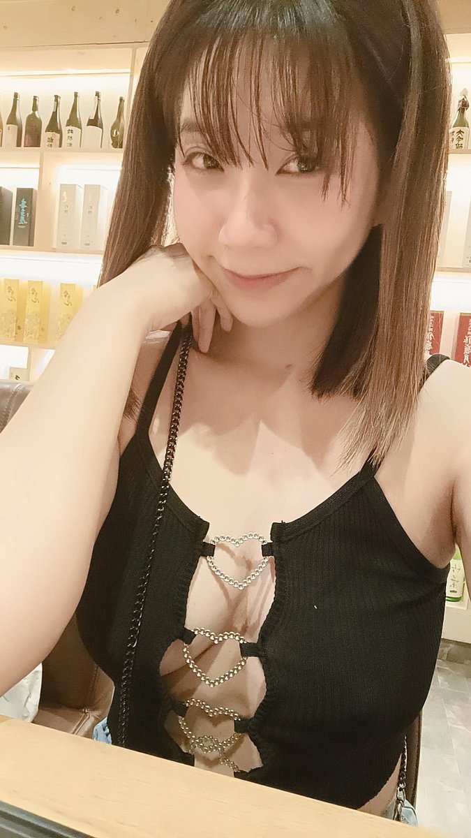 來泰國可以穿的比較辣吧~ https://t.co/uYCjgirIJb