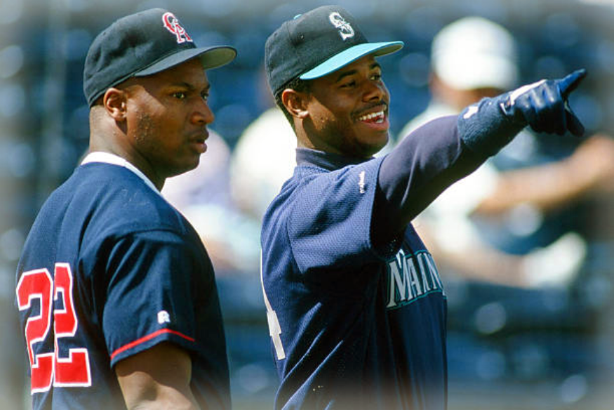 BSmile's tweet photo. Bo Jackson &amp; Ken Griffey Jr. chat during spring training! #MLB #Baseball https://t.co/nLW3IvGeqE