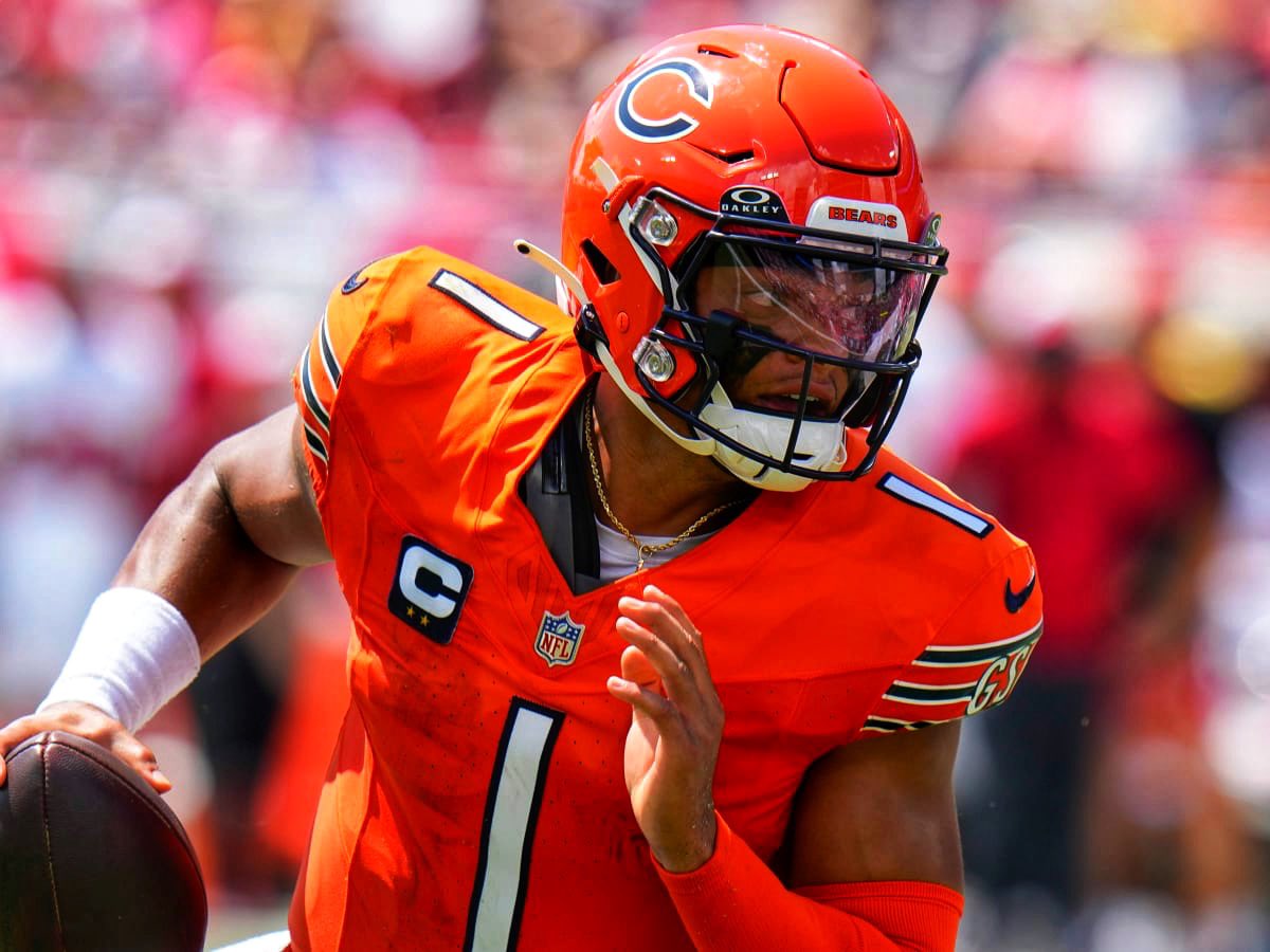 vikingzfanpage's tweet photo. The #Vikings are expected to be “on the radar” for #Bears QB Justin Fields, per @JFowlerESPN. 

Minnesota had interest in Fields dating back to his draft class, and could be in the mix for the former first round pick. https://t.co/TWGbx6p5Uj