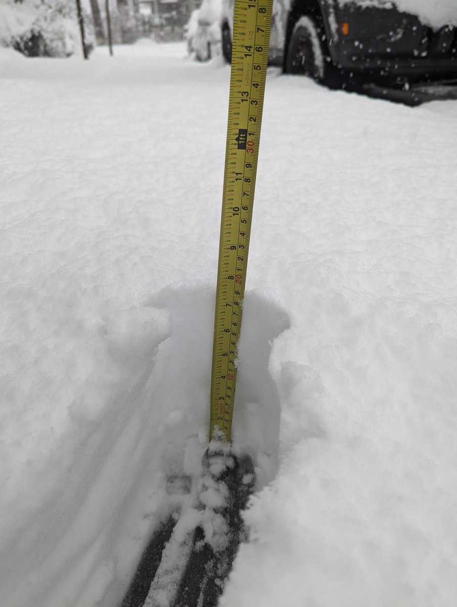 Almost 20cm of snow so far here in Campbell River since last night.... and it's continuing! #campbellriver #bcstorm