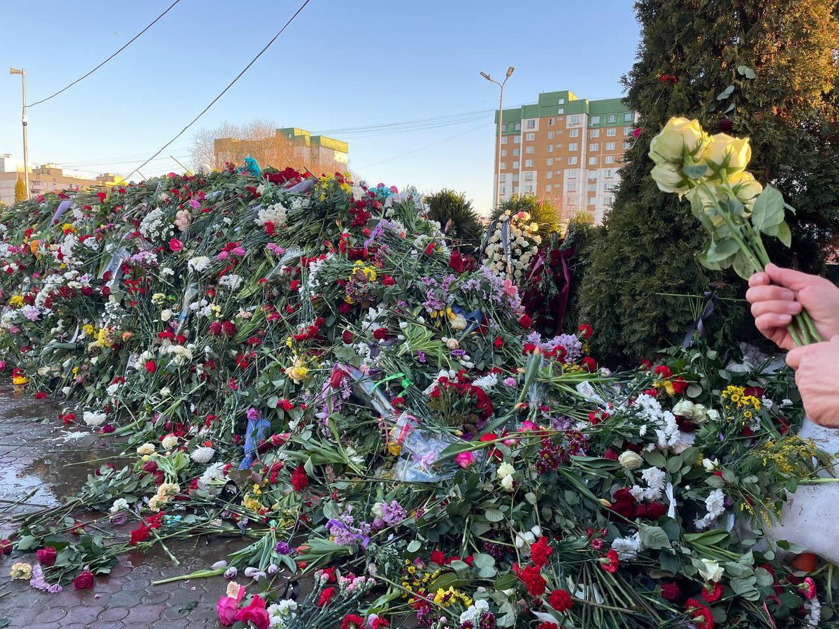 Two days after Alexei Navalny’s funeral, this is what his grave looks like. Photo: moloko news