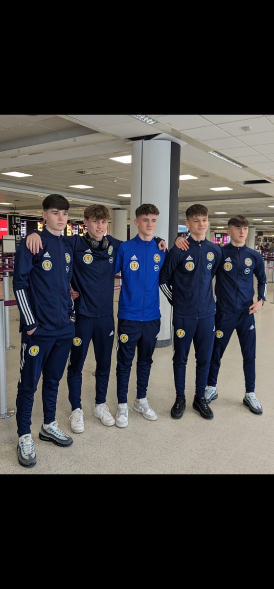 5 of our U16’s are on their way to Spain with the U16 @ScottishYouthFA development squad. Good luck🏴🏳️⚽️