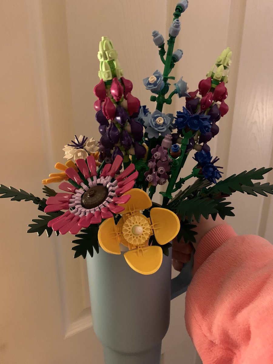 UghMadelyn's tweet photo. Life update for my friends on here…

So far this year, I got my septum pierced, celebrated 3 years with my boyfriend, built my first lego set, and spent at least 100hrs playing Fortnite guitar hero with my bestie. 

Be back next year with another update 🤣 https://t.co/jGdv7SBv4B