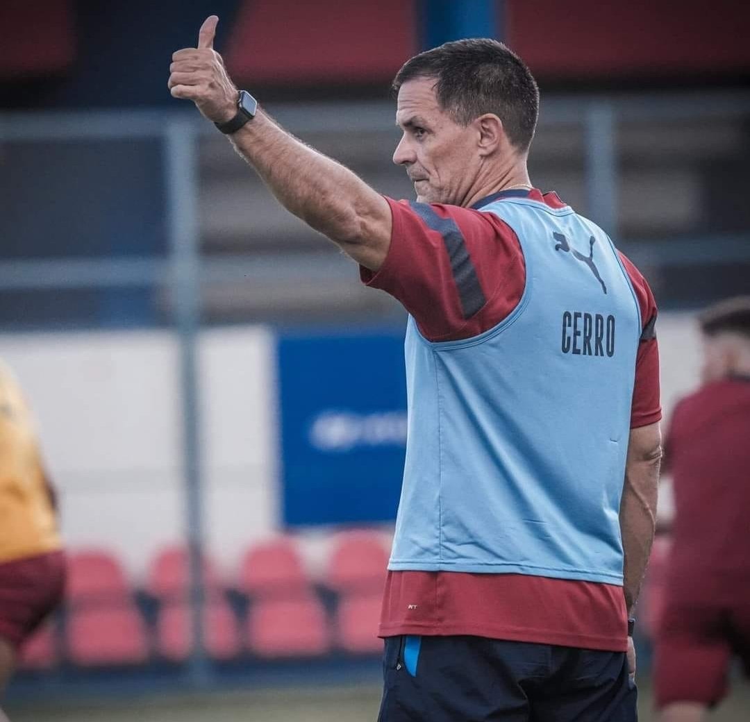 ArturoMaximoPudin (@arturopudin) on Twitter photo El profe Bernay fue llamado por la CD de <a href="/CCP1912oficial/">Club Cerro Porteño</a> para comunicarle que queda como DT interino tras la salida del profe Bernay!
Informa: <a href="/SingerSports/">Robert Singer</a>
#HALG
#VosEntendes El profe Bernay fue llamado por la CD de <a href="/CCP1912oficial/">Club Cerro Porteño</a> para comunicarle que queda como DT interino tras la salida del profe Bernay!
Informa: <a href="/SingerSports/">Robert Singer</a>
#HALG
#VosEntendes
