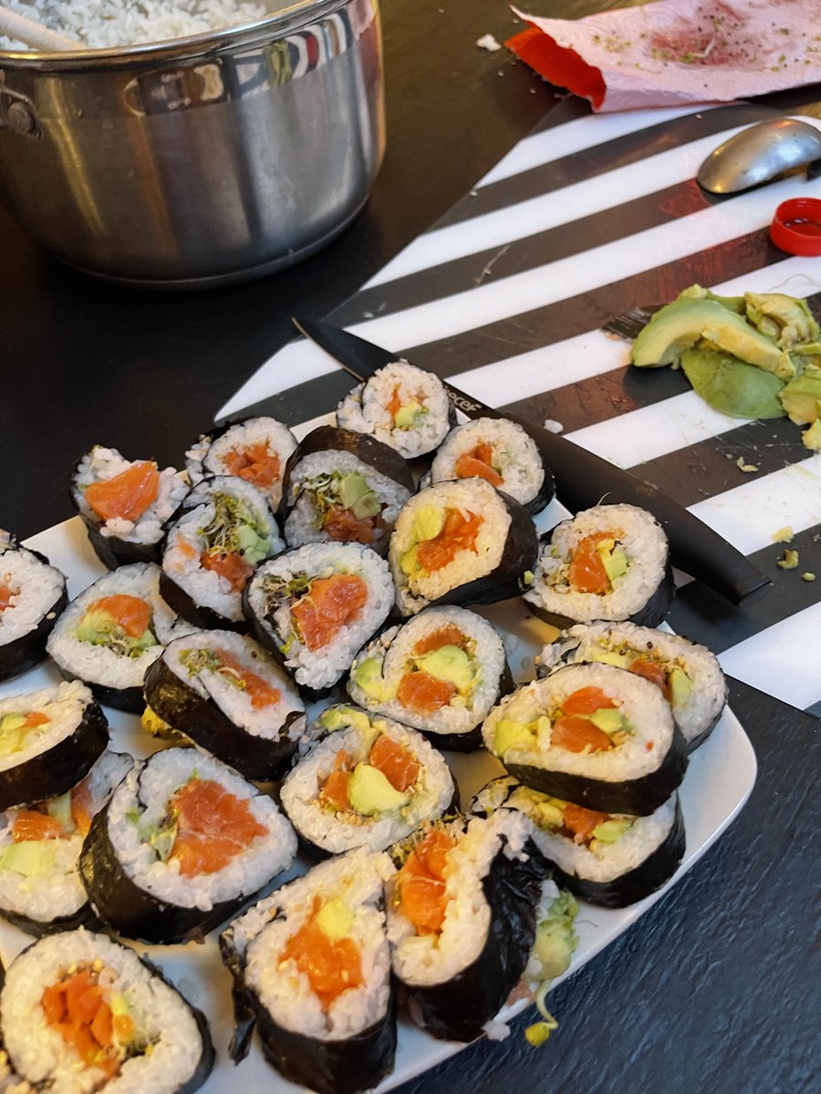 shoshanade's tweet image. Homemade Sushi 🍣 is the best😍…(even when it doesn’t look quite as perfect as the Restaurant-made version)