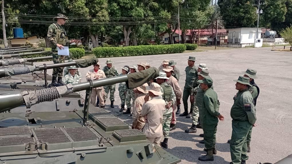 Milicia_ve's tweet photo. #03MAR || La @Milicia_B1 se adiestra y capacita en la operación y manejo de los diferentes sistemas de armas de la #FANB para cumplir con el completamiento de los demás componentes militares cuando así se ordene. https://t.co/8JDvkK1aGp