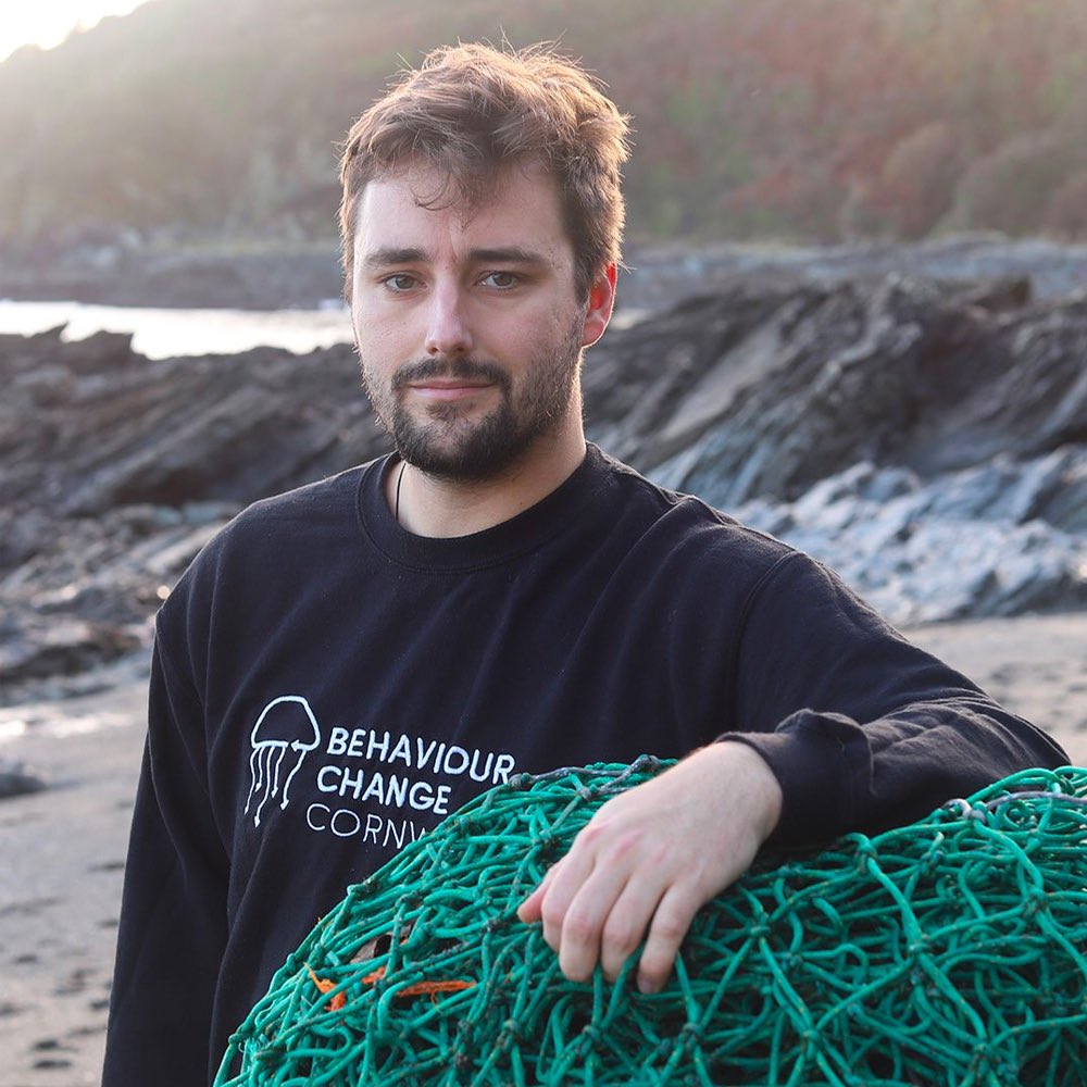 Hi @theopaphitis and the #sbs crew, I’m Sam, the founder of Behaviour Change #Cornwall. We may be a #smallbusiness but we have a big mission!

Our team recovers and #recycles lost #fishingnets & #oceanplastic from the UK’s #coastline and transforms it into unique creations.