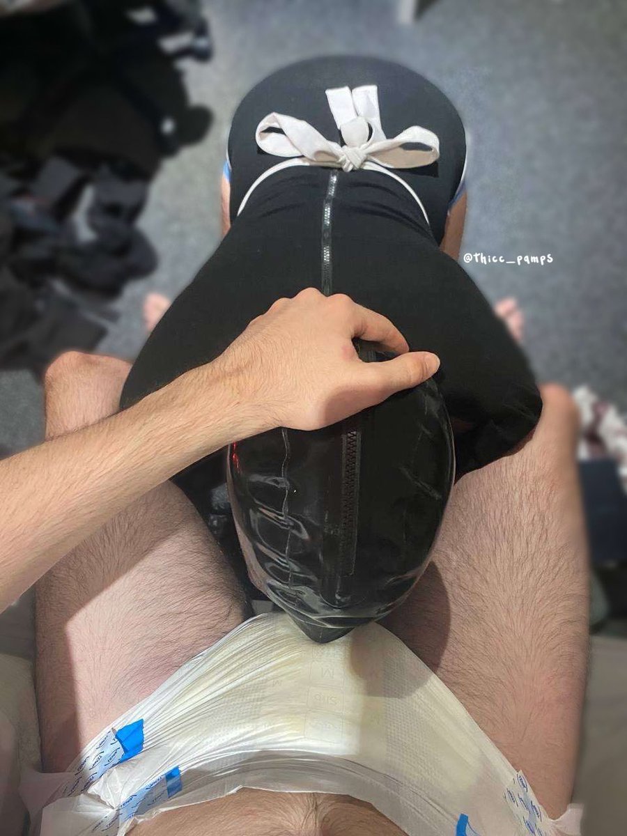 Where I always crave to be. Between @diaperboib legs