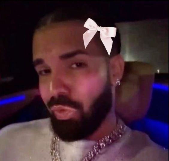 rrrassspberrry's tweet photo. MONEY FOR FUN @Drake https://t.co/OHlW3ZcKrA