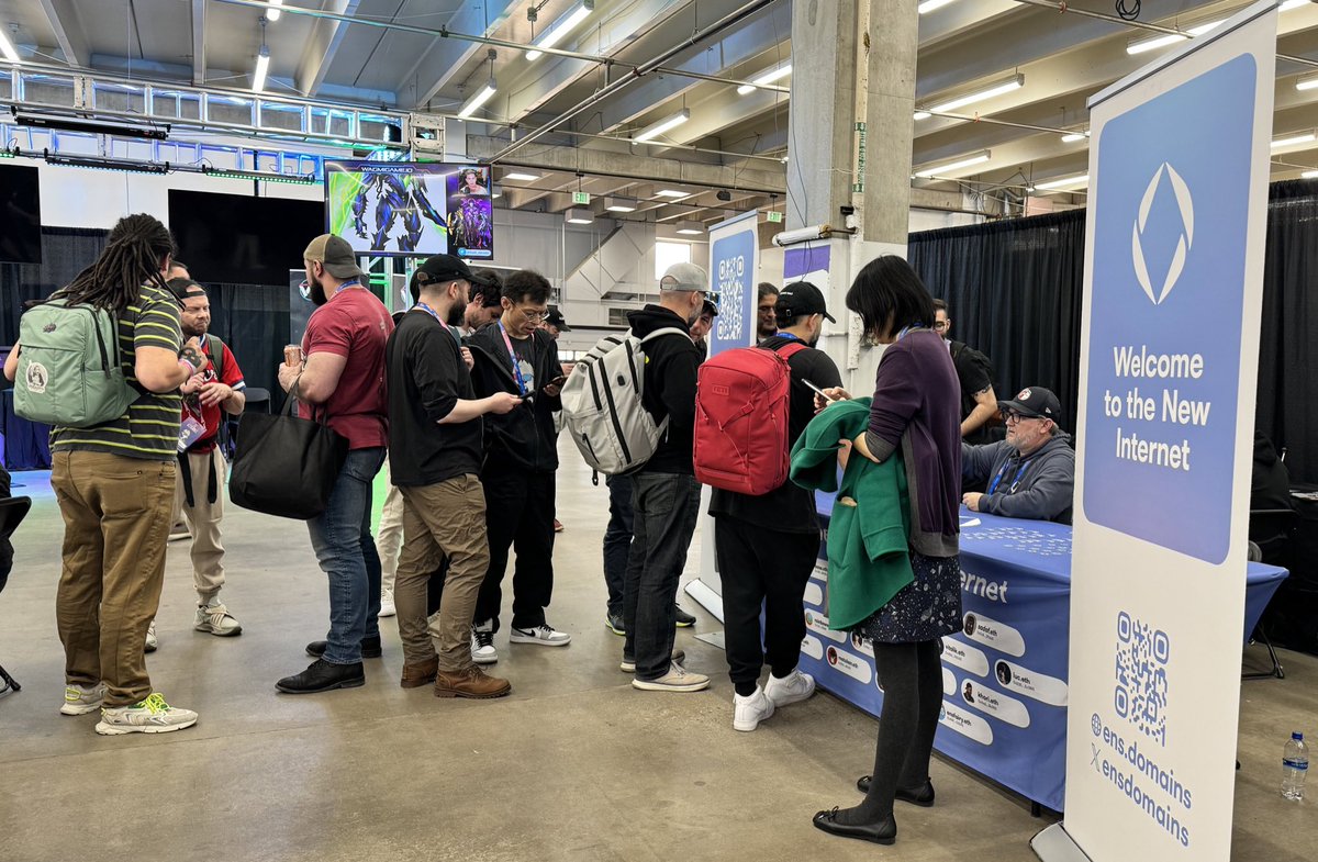 Happy ETH Denver closing day 🎉

Last chance to pick up your ENS Card!

📍 Booth # 525