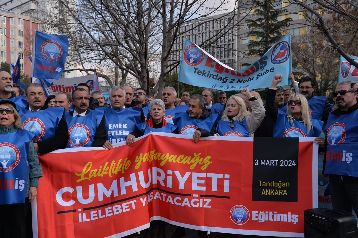 LAİKLİKLE YAŞAYACAĞIZ, CUMHURİYETİ İLELEBET YAŞATACAĞIZ Laik Cumhuriyetin Temeli Olan Devrim Yasalarını Kabul Eden Ruhu Mücadelemizde Yaşatıyoruz. #3martdevrimyasaları #3Mart #HalifeliğinKaldırılması #TürkiyeLaiktirLaikKalacak #MustafaKemalAtatürk