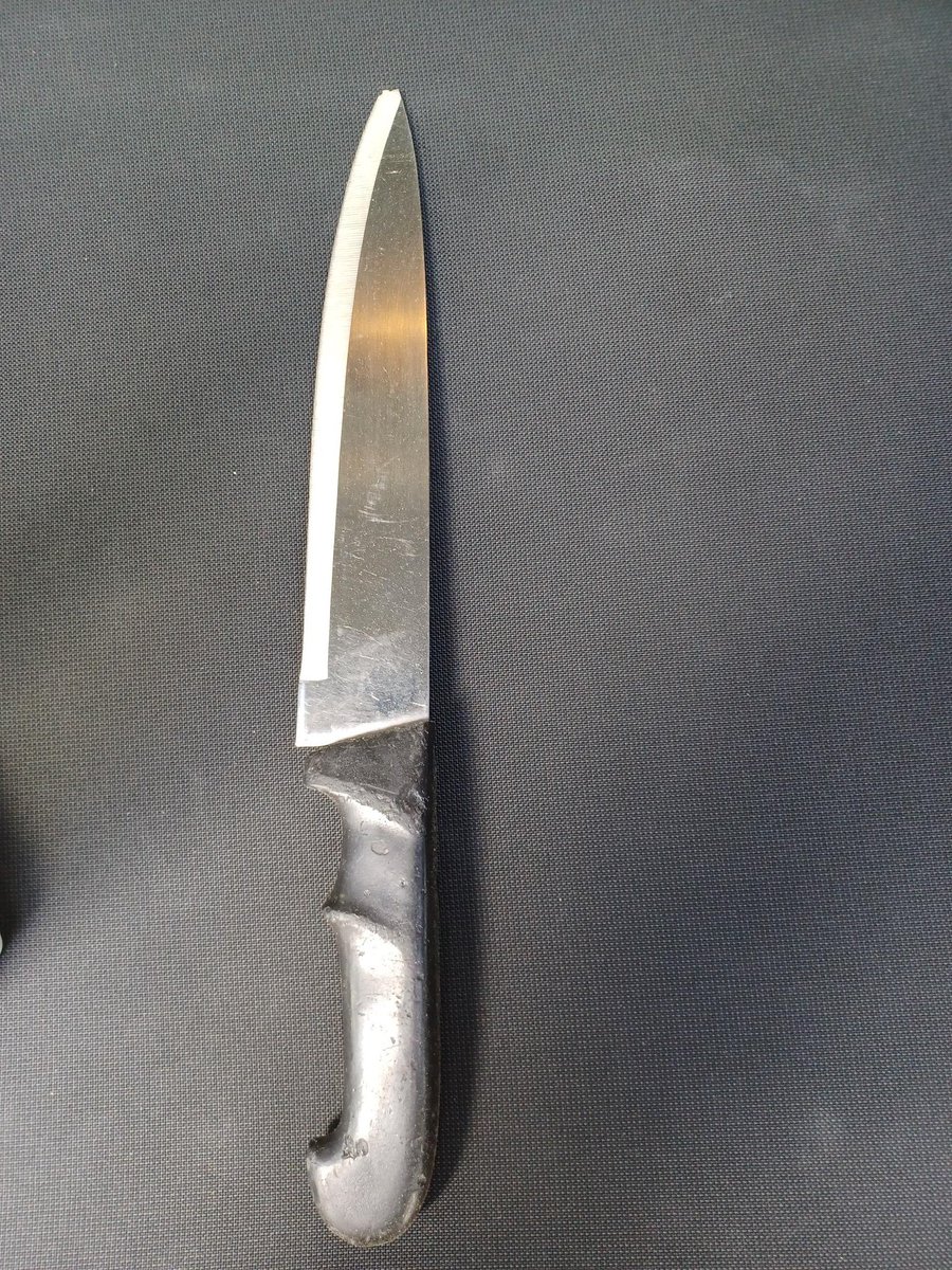 Yesterday ward officers recovered this large kitchen knife on Grove, the knife has now been safely disposed of to prevent any harm coming to those in our community, #MoreTrustLessCrimeHighStandards  #knivesruinlives