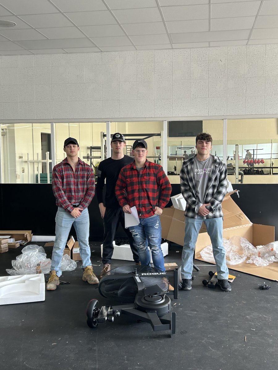 A lot of hard work was done over the past 3 days on the new weight room. Thank you to all of the parents &amp; players that volunteered their time!