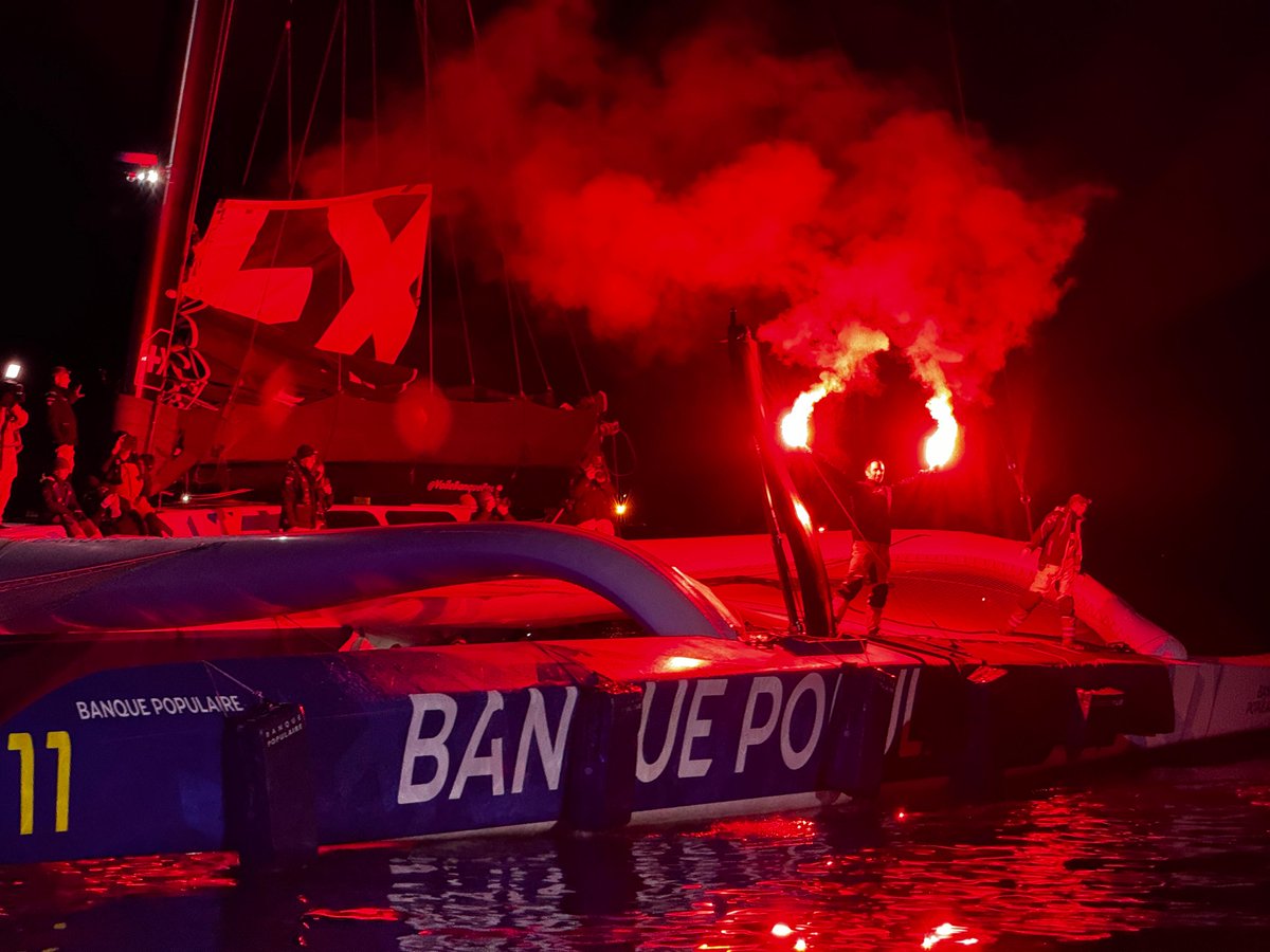 Armel Le Cléac'h en feu pour son arrivée au Quai Malbert de @BrestFr ! 🔥