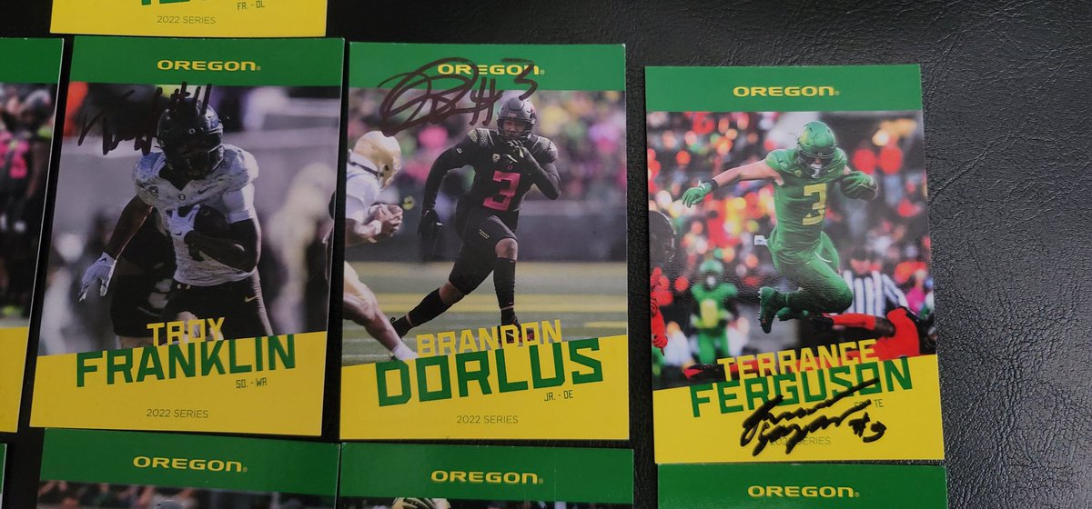 These guys are heating up the combine!!!!! I am so fortunate to have these autographed cards.💚💛💚💛 Hmmmm I have 2 Bo Nix cards, both autographed🤔🤔🤔🤔