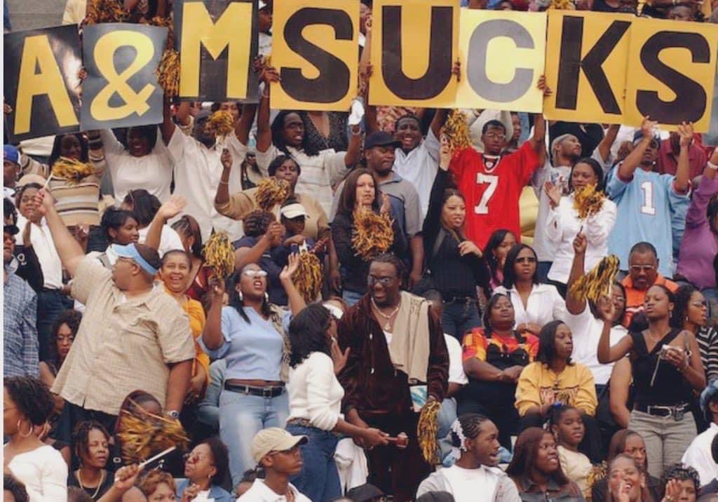 KrawfordAvenue's tweet photo. The fact I can post this and still proclaim that @JdotMurray is one of my favorite people on this app! ๐ซถ๐พ๐ซถ๐พ๐ซถ๐พ She knows how this goes ๐ #ClassicRivalry https://t.co/VgYYaO0jsU
