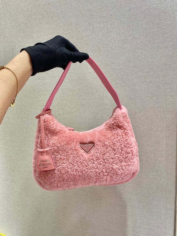 Excuse Prada tweet media