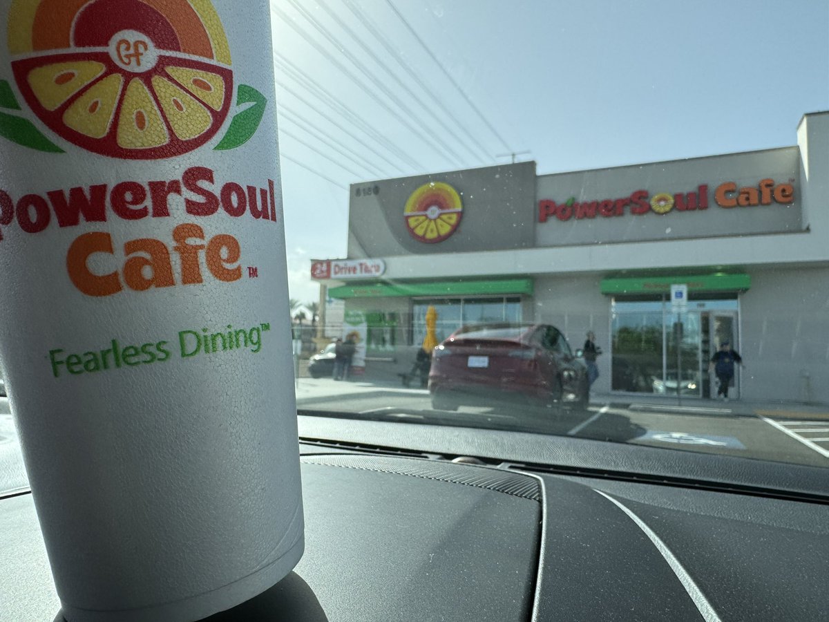 Best smoothie place in Las Vegas!  <a href="/powersoulcafe/">PowerSoul Cafe</a> 🥤😋