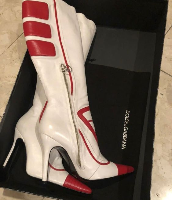 Excuse Prada tweet media