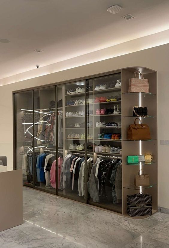 Excuse Prada tweet media